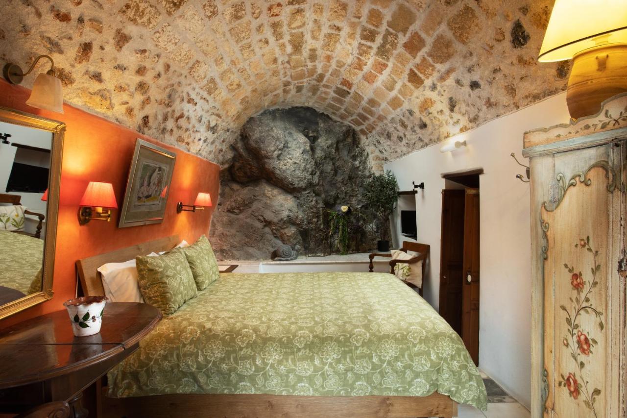 Dorovinis Monemvasia Castlehouses Exterior photo