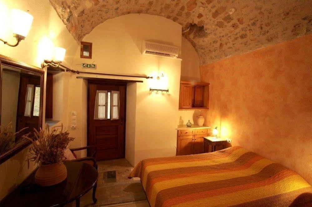 Dorovinis Monemvasia Castlehouses Exterior photo